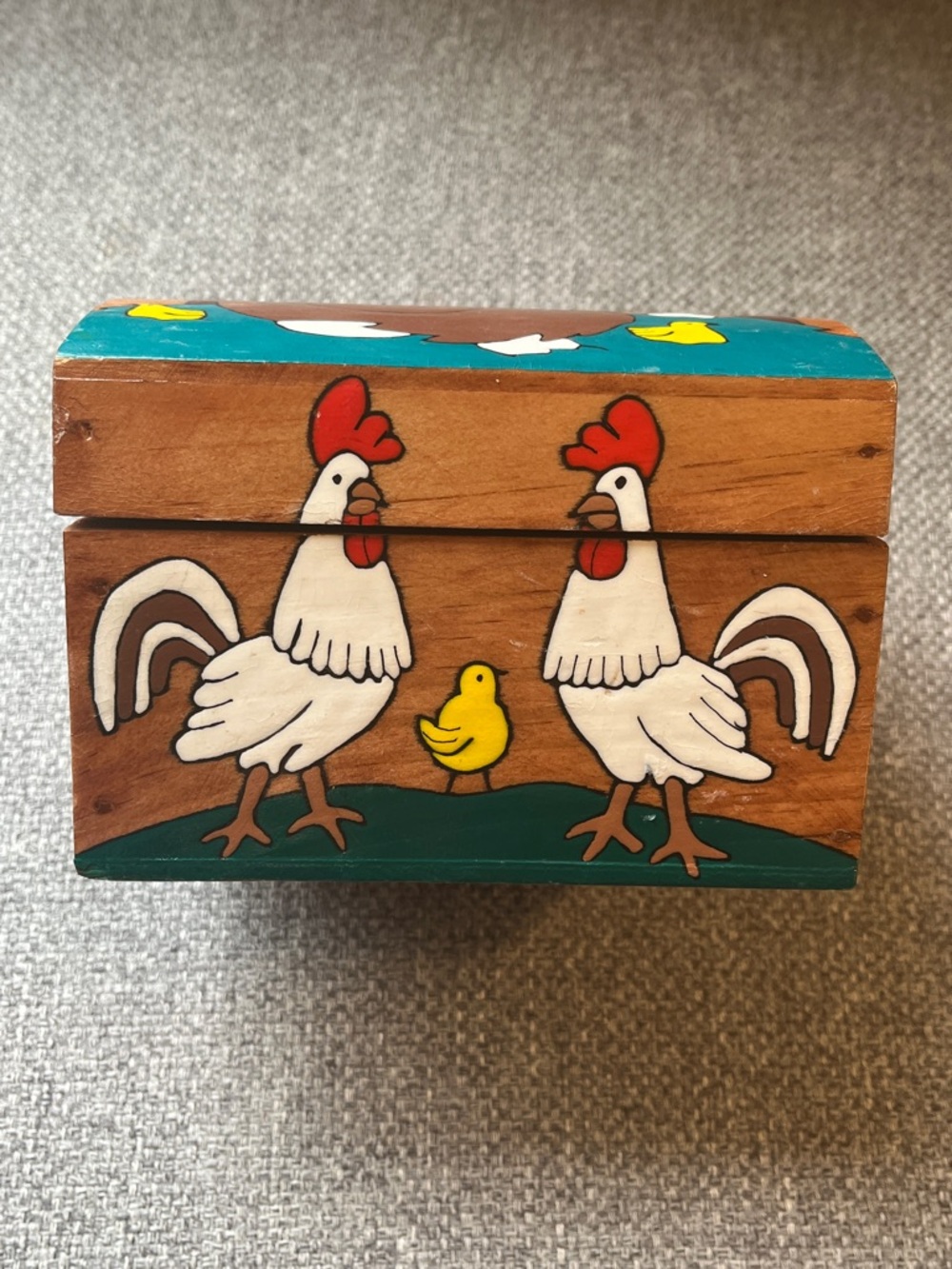 Vintage Artesanias Cayaguanca Hand-Painted Wood Trinket Box
